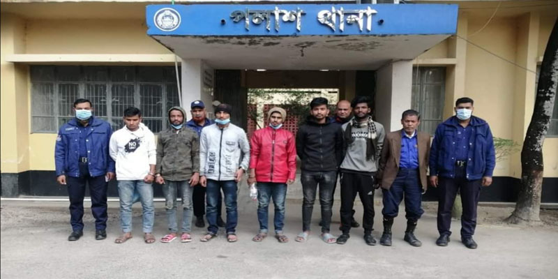 পলাশে মাদকসেবন অপরাধে গ্রেফতার ৬ জন