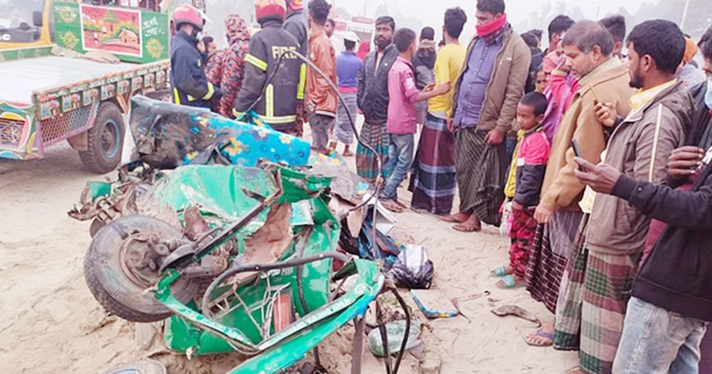 শেরপুরে বাস-সিএনজি সংঘর্ষে ঘটনাস্থলেই ৫ জন নিহত