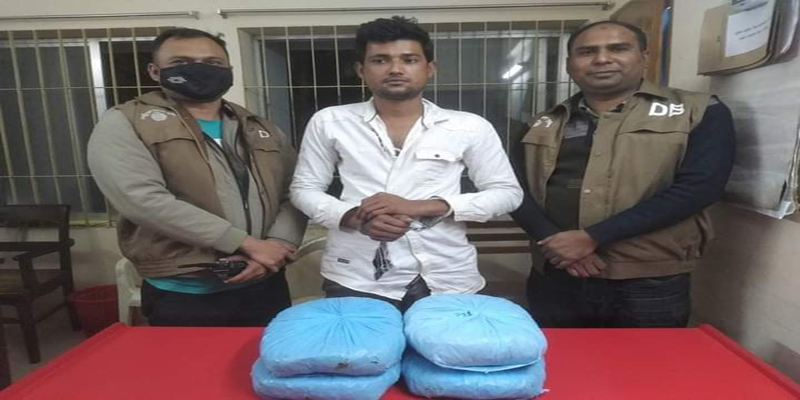 লক্ষ্মীপু্রে গোয়েন্দার অভিযানে চার কেজি গাঁজা সহ আকরাম গ্রেফতার
