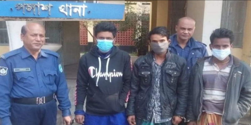 পলাশে ২ জিআর গ্রেফতারী পরোয়ানাভুক্ত আসামীসহ ৩ জন গ্রেফতার