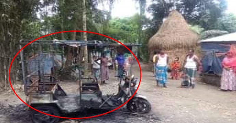 মেয়েকে উত্ত্যক্তের প্রতিবাদ করায় বাবার অটোরিকশায় আগুন