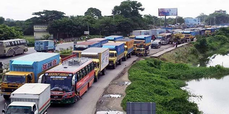 ভোর থেকেই প্রচণ্ড চাপে বঙ্গবন্ধু সেতু এলাকা