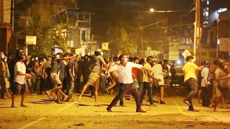 শ্রীলঙ্কায় ‘সহিংসতাকারীদের’ দেখামাত্র গুলির নির্দেশ