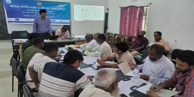ডোমারে জলবায়ু সহনশীল প্রযুক্তি ও পুষ্টি তথ্য বিষয়ক প্রশিক্ষণ অনুষ্ঠিত