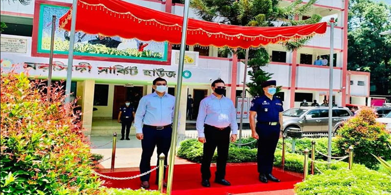 ঢাকা বিভাগ কমিশনার এর সাথে নরসিংদী পুলিশ সুপার এর সৌজন্য সাক্ষাৎ