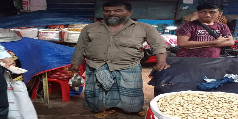 নোয়াখালীতে পাখি বিক্রেতাকে অর্থদন্ড