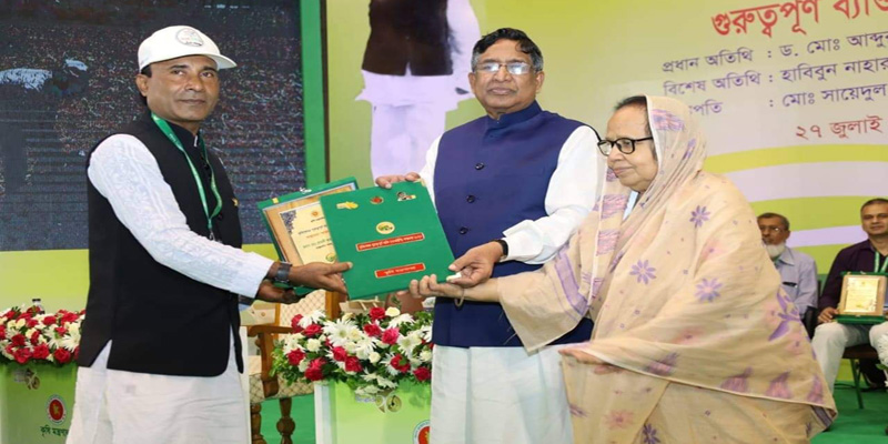 এআইপি সন্মাননা পেলেন ঠাকুরগাঁওয়ের মেহেদী আহসান