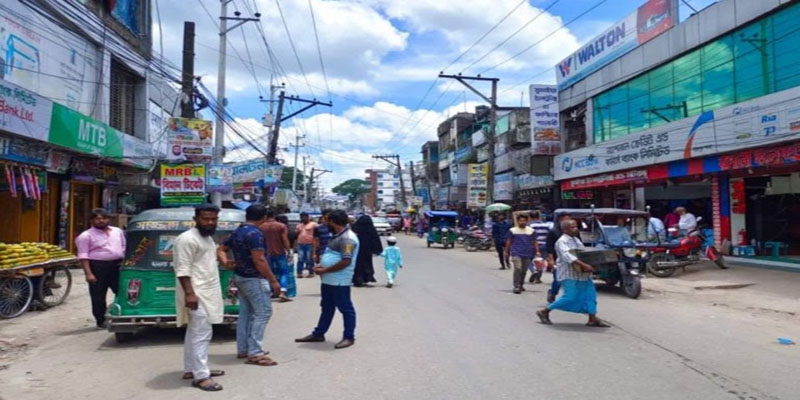 লক্ষ্মীপুরে অতিরিক্ত ভাড়া নিচ্ছে রিকশা ও সিএনজি : ক্ষুদ্ধ যাত্রীরা