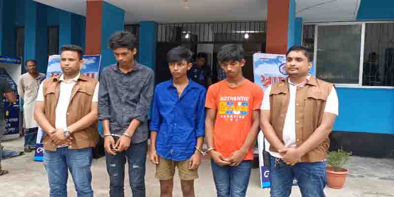 অস্ত্র বেচাকেনাকালে কিশোর গ্যাংয়ের ৩ সদস্য গ্রেফতার