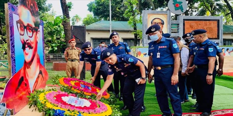 নরসিংদীতে শহীদ ক্যাপ্টেন শেখ কামাল এঁর জন্মবার্ষিকীতে গভীর শ্রদ্ধা নিবেদন