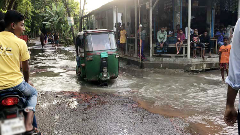 লক্ষ্মীপুরে মেঘনার পানিতে উপকূলীয় এলাকা প্লাবিত