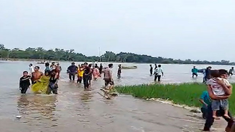 পঞ্চগড়ে করোতোয়া নদীতে নৌকাডুবির ঘটনায় মৃতের সংখ্যা বেড়ে ৫০ জন