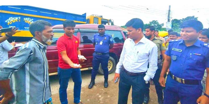 ডোমারে গাঁজা সহ মাদক বিক্রেতা আটক