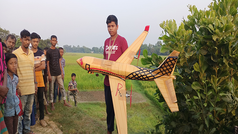 ব্রাহ্মণবাড়িয়ায় ক্ষুদে বিজ্ঞানী রবিউলের বিমান আবিস্কার