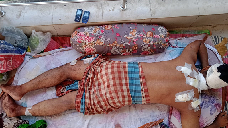 রাজশাহীতে মোবাইল দোকানদারকে ছুরিকাঘাত করে ছিনতাই