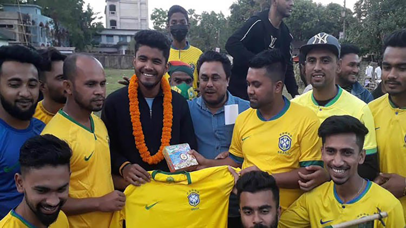 আর্জেন্টিনার খেলা দেখে হতাশ হয়ে ব্রাজিলে যোগদান