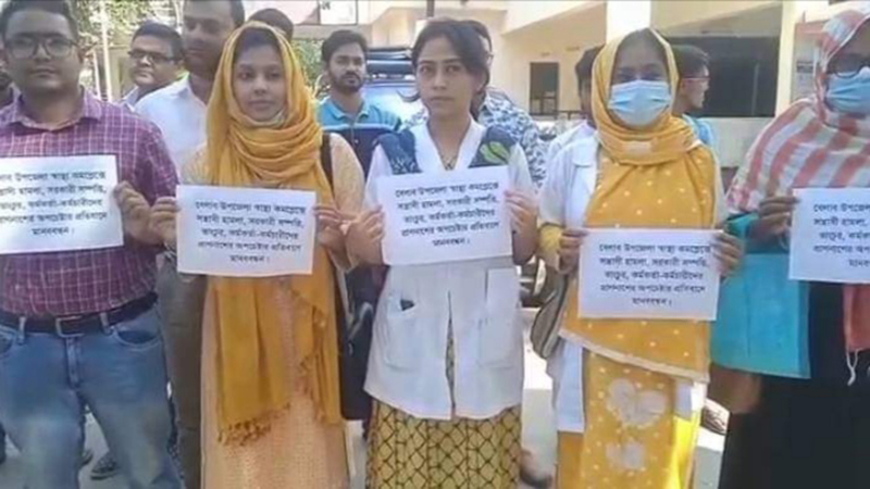 নরসিংদীর বেলাবতে হাসপাতাল ভাংচুর ও স্বাস্থ্য কর্মকর্তার উপড় হামলা