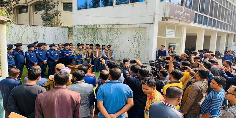 নরসিংদীতে লুন্ঠিত আনসার সদস্যদের অস্ত্র-গুলি উদ্ধার