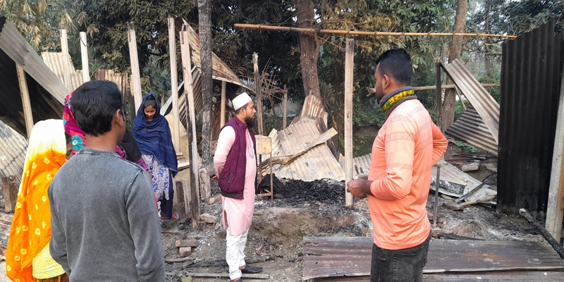 নোয়াখালীতে বসতঘরে অগ্নিকান্ডে শিশু দগ্ধ