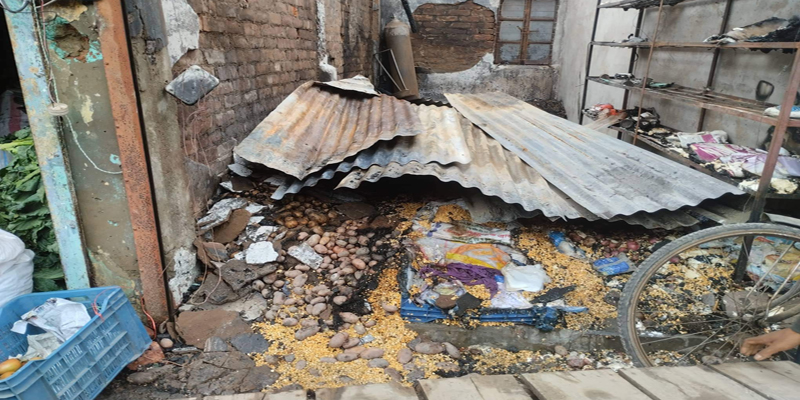 লক্ষ্মীপুরে অগ্নিকান্ডে ১১ দোকান পুড়ে ছাই