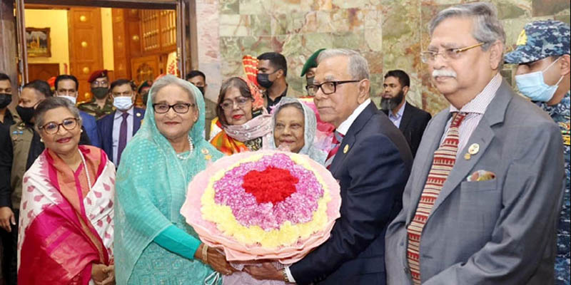 আবদুল হামিদের সঙ্গে নবনির্বাচিত রাষ্ট্রপতি ও প্রধানমন্ত্রীর সাক্ষাৎ