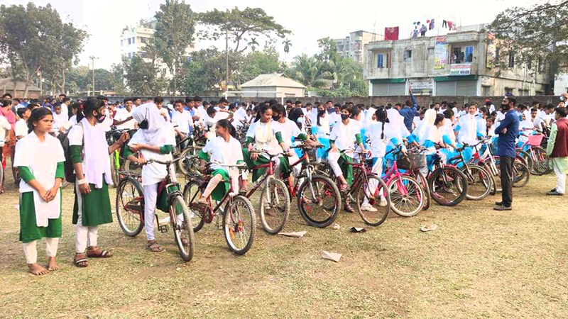 মনোহরদীতে মাদক ও সন্ত্রাস বিরোধী সাইকেল শোভাযাত্রা