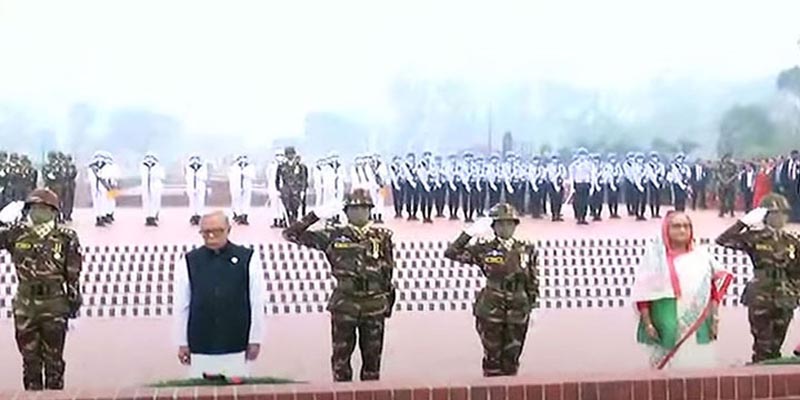মহান স্বাধীনতা দিবসে স্মৃতিসৌধে রাষ্ট্রপতি-প্রধানমন্ত্রীর শ্রদ্ধা