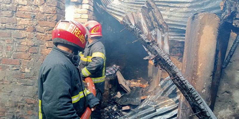 মহাখালীর সাত তলা বস্তির আগুন নিয়ন্ত্রণে