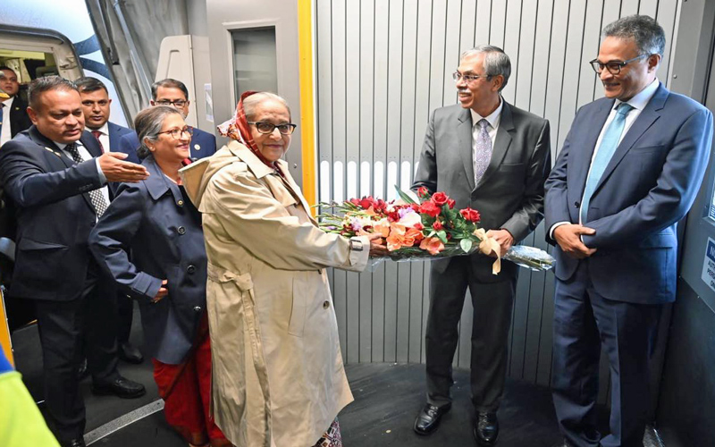 ওয়াশিংটন ডিসিতে প্রধানমন্ত্রীকে উষ্ণ অভ্যর্থনা