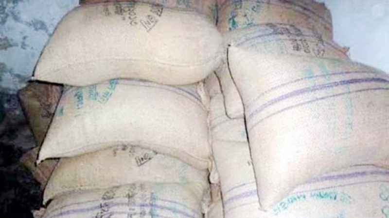 ময়মনসিংহের হালুয়াঘাটে ৪০ বস্তা সরকারী চাউল জব্দ