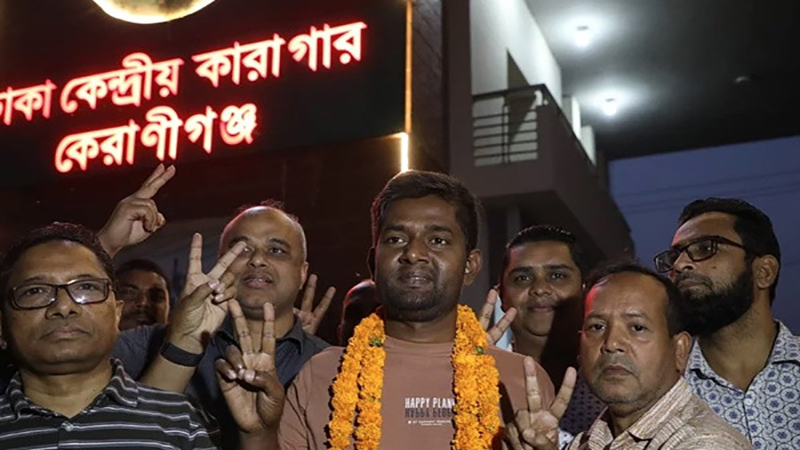 কারামুক্ত হলেন সাংবাদিক শামসুজ্জামান