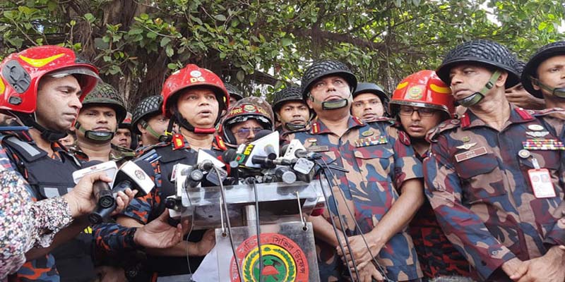 আগুন নিয়ন্ত্রণে, তবে পুরোপুরি নির্বাপণে সময় লাগবে : ফায়ার সার্ভিস
