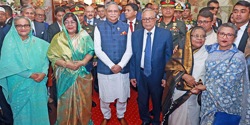 ৫২ বছরে এই প্রথম কোনও রাষ্ট্রপতিকে আনুষ্ঠানিক বিদায়