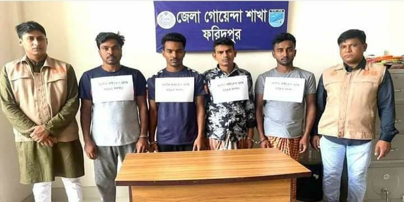 বোয়ালমারীতে আন্ত:জেলা মোটরসাইকেল চোর চক্রের ৪ সদস্য গ্রেপ্তার