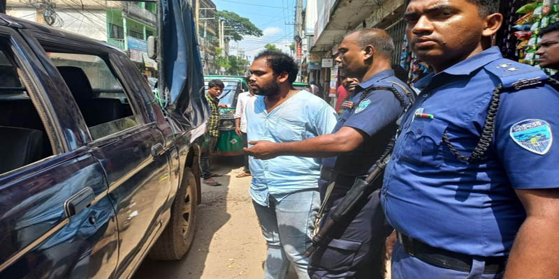 স্কুলছাত্রীকে ইভটিজিংয়ের দায়ে সিএনজি চালকের কারাদন্ড