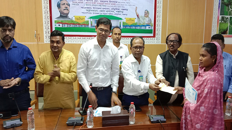 তেঁতুলিয়ায় ১০ দিনব্যপী আয়বর্ধণমূলক প্রশিক্ষণের সমাপনী ও সনদপত্র বিতরণ