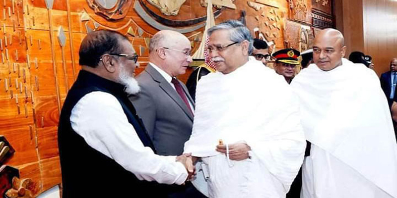 হজে গেলেন রাষ্ট্রপতি