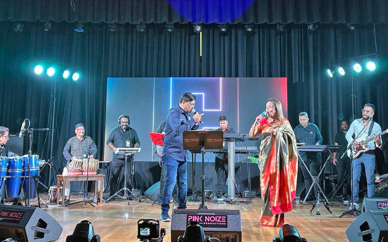গান গাইতে গাইতে মঞ্চেই অসুস্থ সাবিনা ইয়াসমীন, হাসপাতালে ভর্তি
