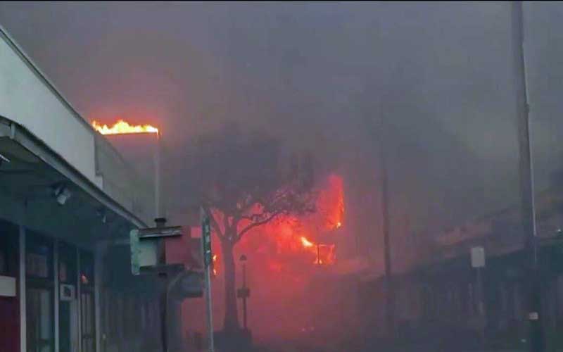 যুক্তরাষ্ট্রের হাওয়াই, আগুনে পুড়ে ছাই