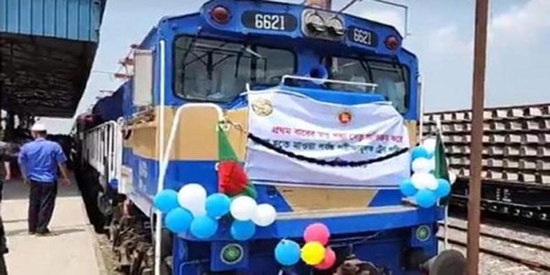 পদ্মাসেতু পাড়ি দিয়ে ভাঙ্গা পৌঁছাল প্রথম ট্রেন