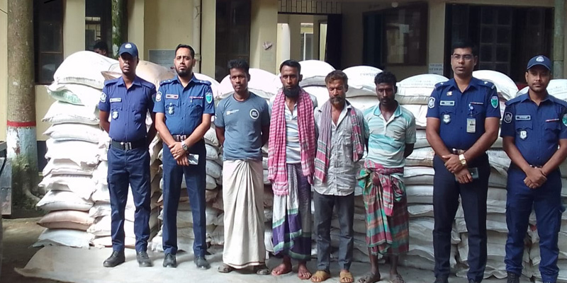 ধর্মপাশায় ৯০ বস্তা চিনি ও দুটি হেন্ডট্রলি সহ ৪ জন গ্রেফতার