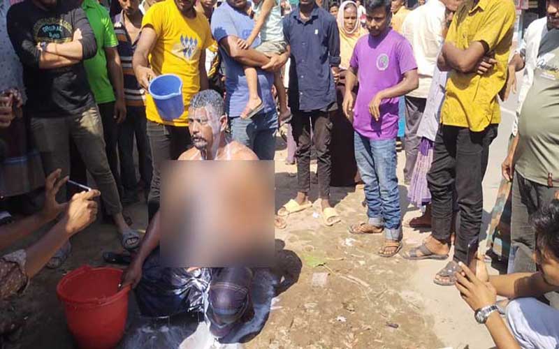 ঠাকুরগাঁওয়ে দুধ গোসল করে রাজনীতি ছাড়ার ঘোষনা যুবলীগ নেতার!