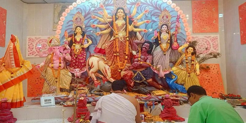 সুনামগঞ্জে ৪২৬টি পূজামন্ডপে পুষ্পাজ্ঞলী দিয়ে প্রার্থনা