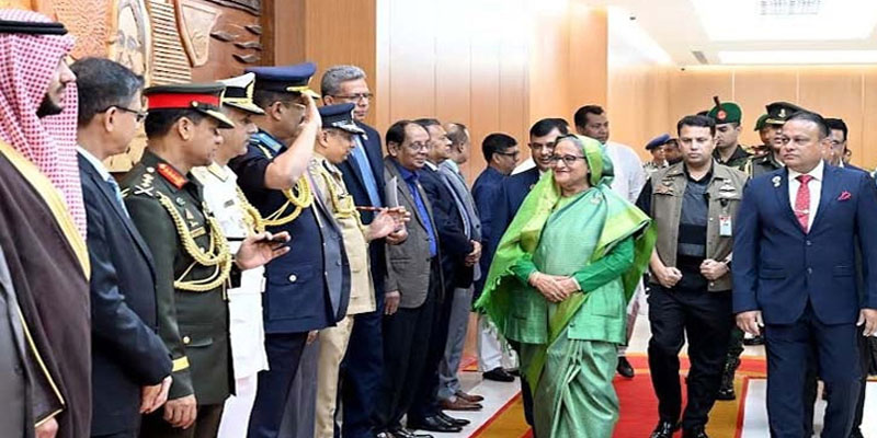 সৌদি আরব পৌঁছেছেন প্রধানমন্ত্রী
