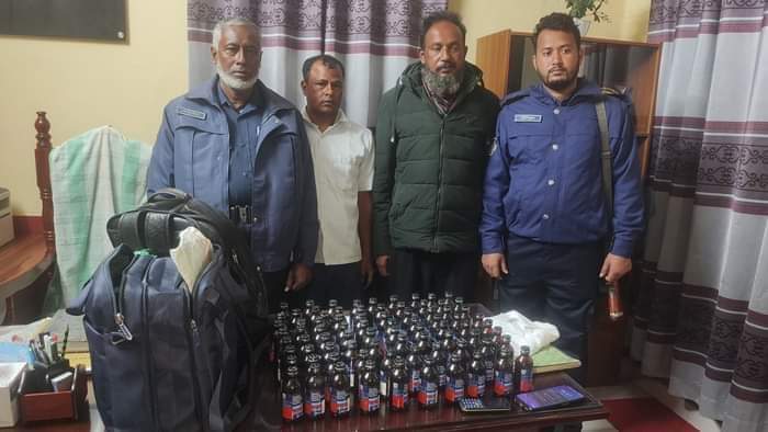 ট্রেনের পরিচালক ও এটেনডেন্ট ফেনসিডিল সহ আটক