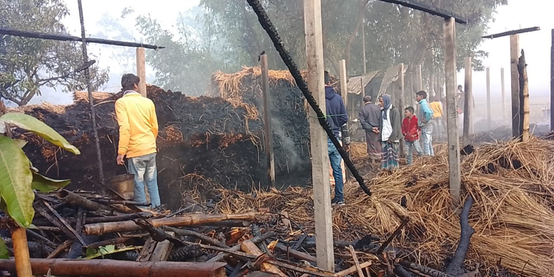 রুহিয়ায় অগ্নিকান্ডে ৬টি ঘর ভস্মিভূত