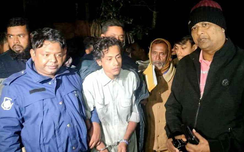 লক্ষ্মীপুর নেশার টাকার জন্য মাকে কুপিয়ে হত্যা