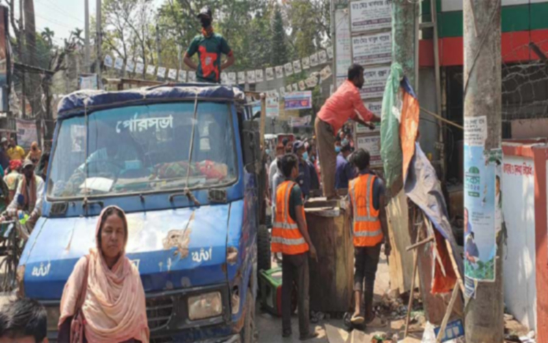 ব্রাহ্মণবাড়িয়ার সদরে ফুটপাতের অবৈধ স্থাপনা উচ্ছেদ, মোটরসাইকেল জব্দ