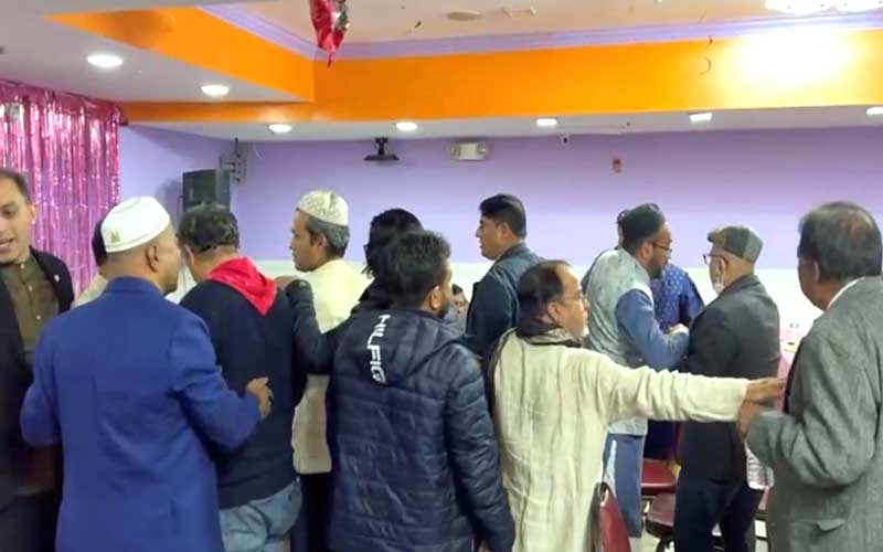 নিউ ইয়র্কে প্রেস ক্লাবের ইফতার মাহফিলে হট্টগোল, হাতাহাতি