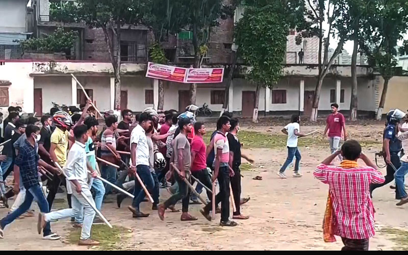 ঝিনাইদহে কোটা বিরোধী শিক্ষার্থীদের উপর ছাত্রলীগের হামলায় আহত ১২